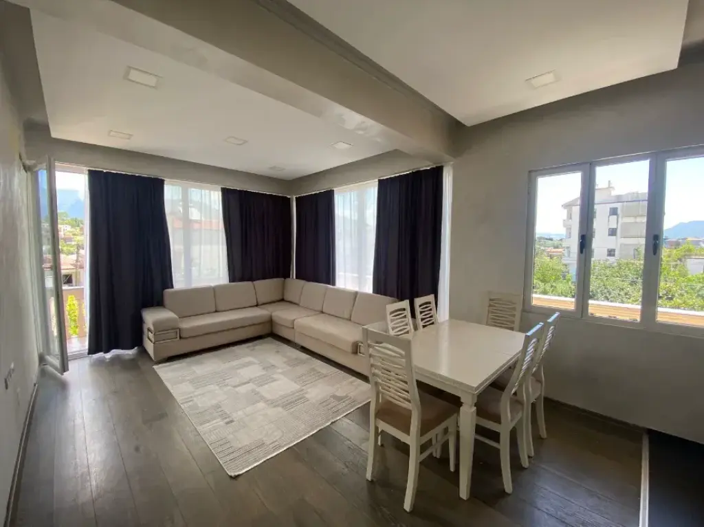 Rent | Apartament 3 + 1 | Rruga Xhebrahimet | 750 €/month
