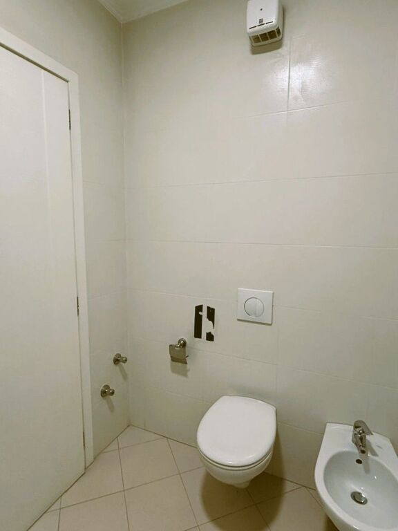 🏢 **Spazio Ufficio in Affitto – Delijorgji**