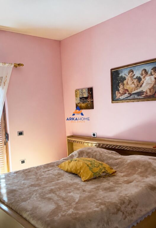 VENDESI APPARTAMENTO 3+1+2 BALCONI " COMPLESSO DI TOM DOSHI, VICINO A SHKOZA" 160.000 EURO 
