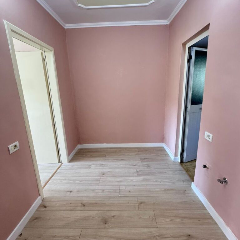 🏡 **Shitet Apartament 1+1 – Rruga Irfan Tomini, Tiranë** ✨