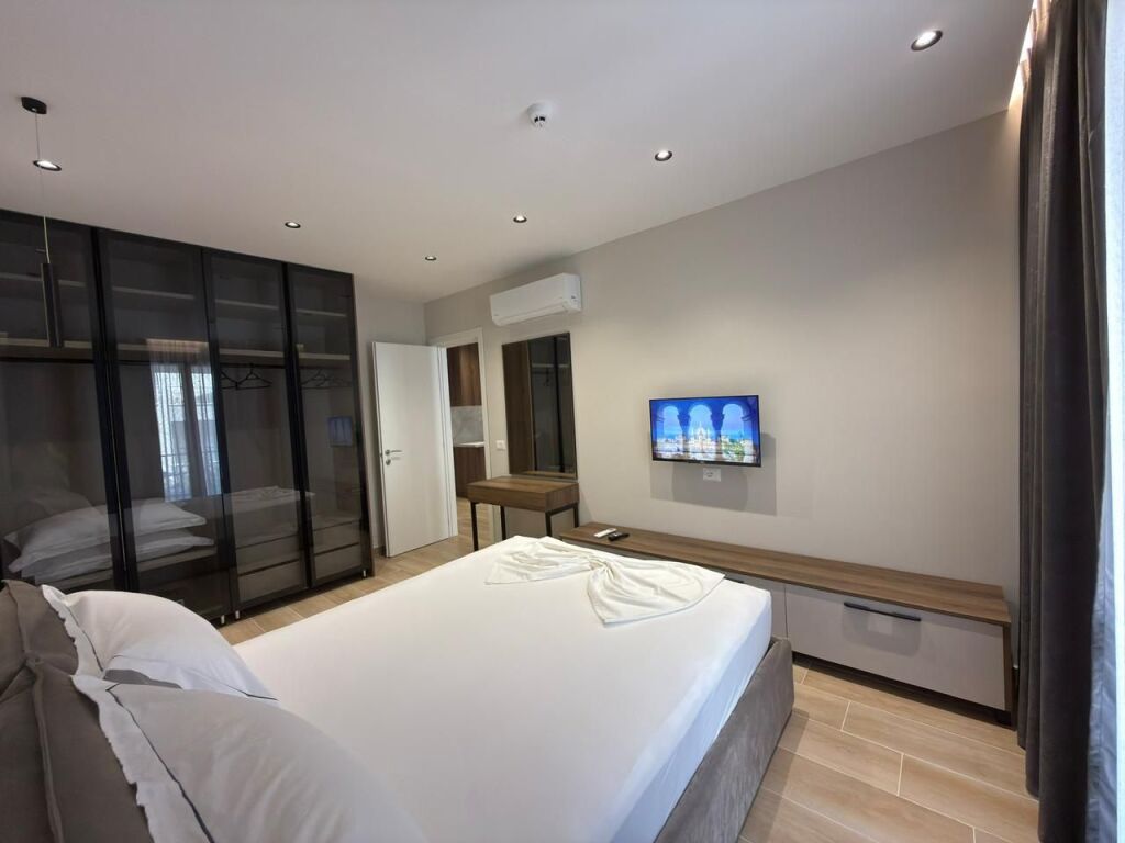 Apartment 1+1 for long-term rent – Lungomare, Vlorë