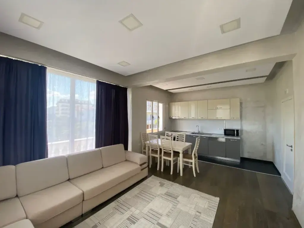 Rent | Apartament 3 + 1 | Rruga Xhebrahimet | 750 €/month