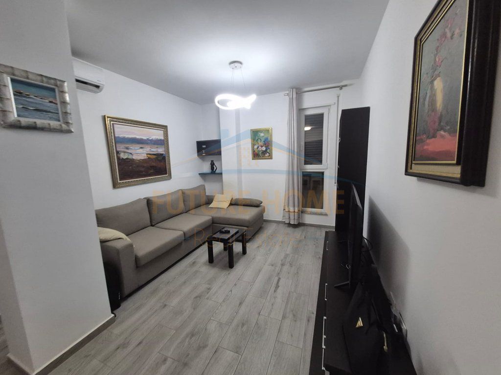 Qera, Apartament 1+1+Verande+Post Parkimi, Medreseja, Tirane 650 €