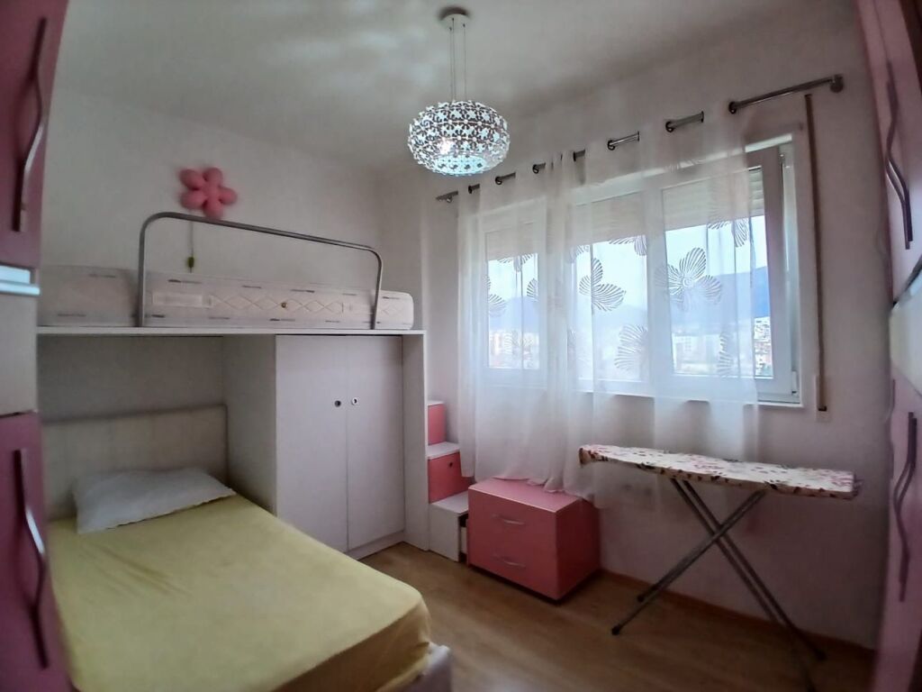 Jepet Me Qera Apartament 2+1+1 Ballkon