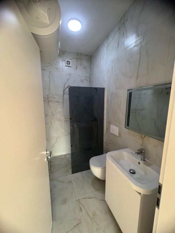 Apartament 2+1 me qera tek Komplesi Jordan Misja Kontakt