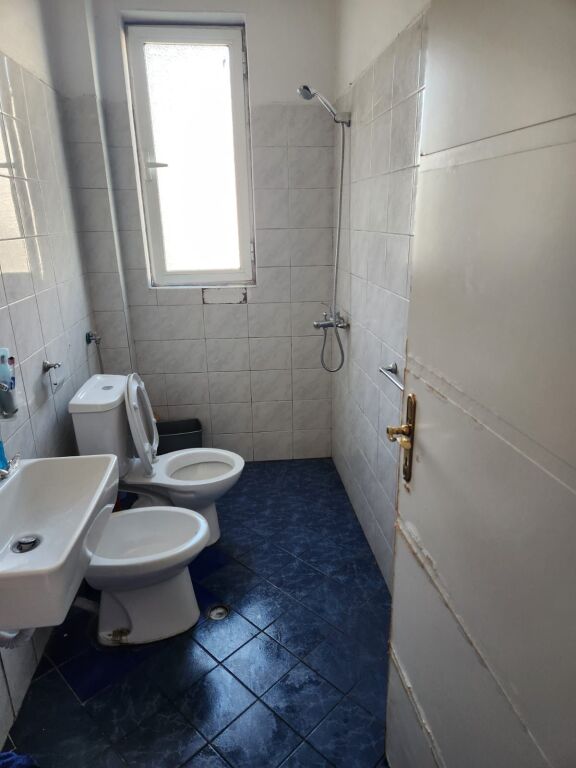 Jepet Me Qera Apartament 1+1+1 Ballkon
