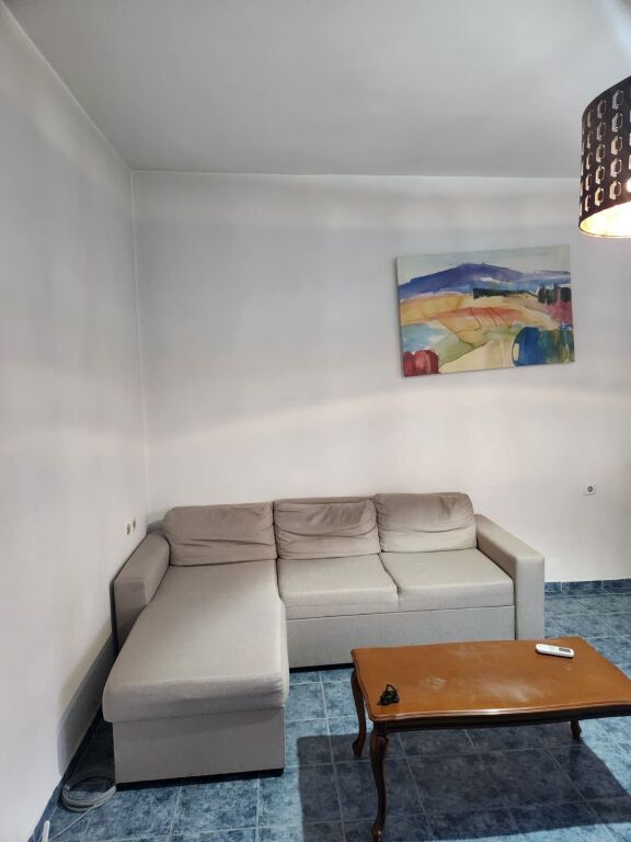 Jepet Me Qera Apartament 1+1+1 Ballkon