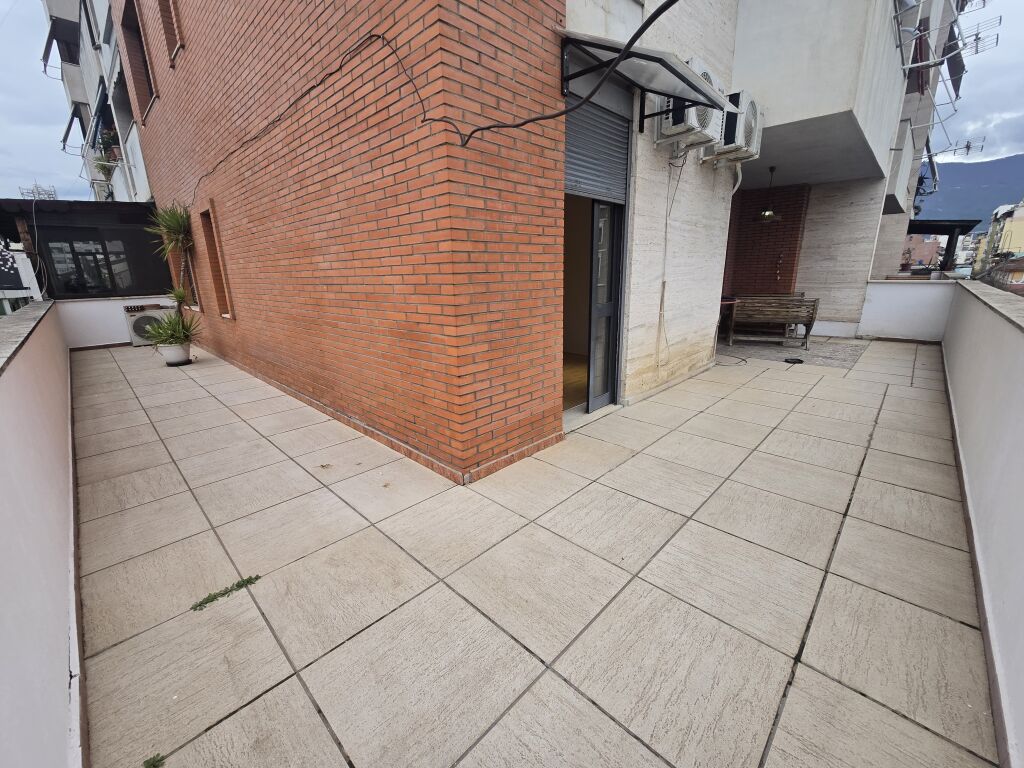 Spazi Uffici in Affitto nel Centro, presso 9-Katesht