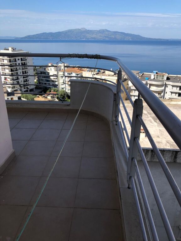 Appartamento 2+1 in vendita a Saranda, con vista mare
