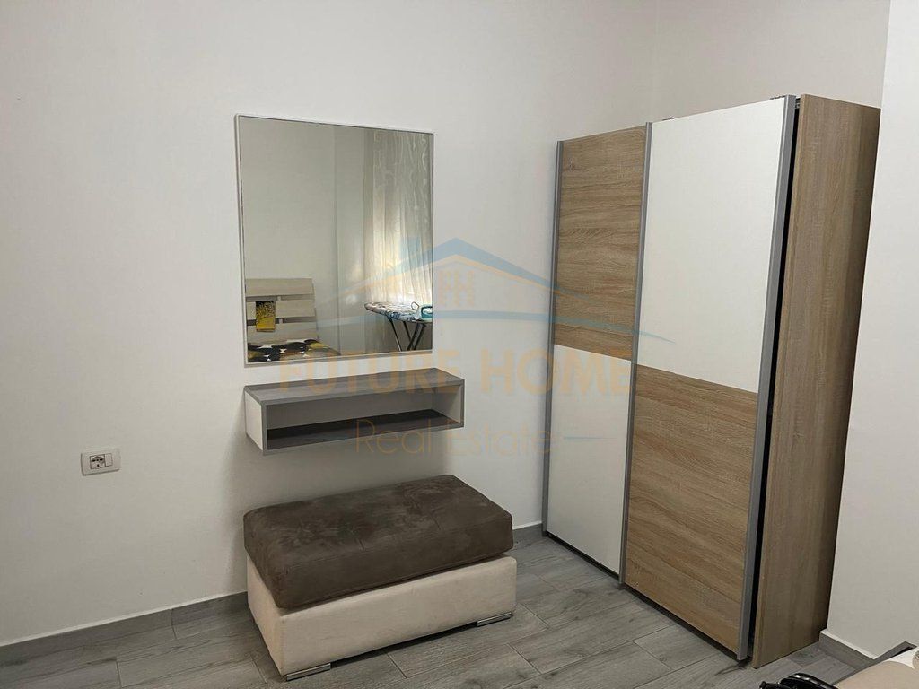 Qera, Apartament 1+1+Verande+Post Parkimi, Medreseja, Tirane 650 €