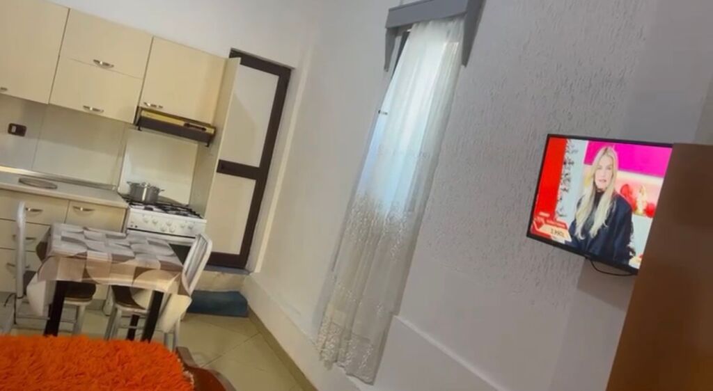 Jepet me qera Apartament Garzoniere tek Ali Demi/ Rruga Hekuran Mara