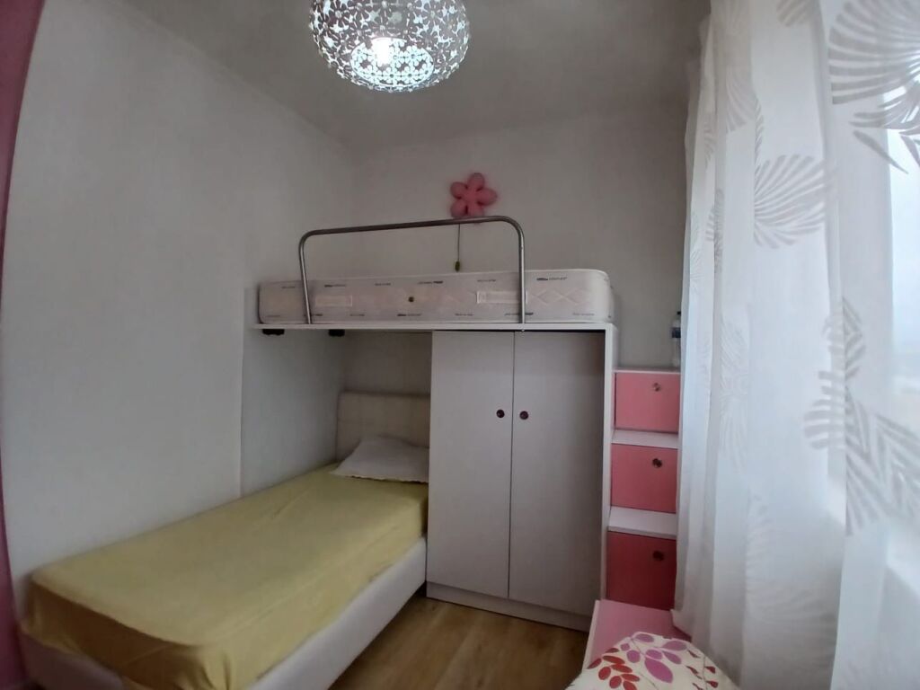 Jepet Me Qera Apartament 2+1+1 Ballkon