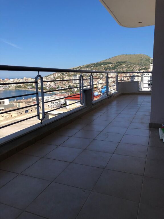 Appartamento 2+1 in vendita a Saranda, con vista mare