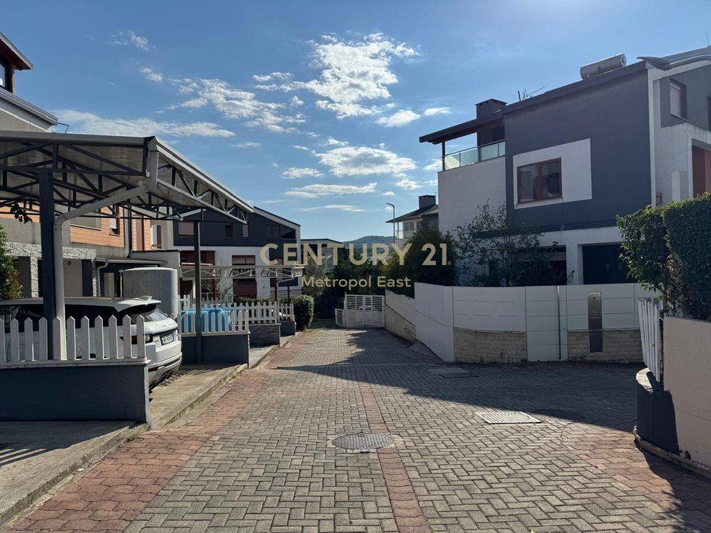 Vilë Elegante 3-Katëshe me Qira pranë TEG – Siguri, Komoditet dhe Privatësi
