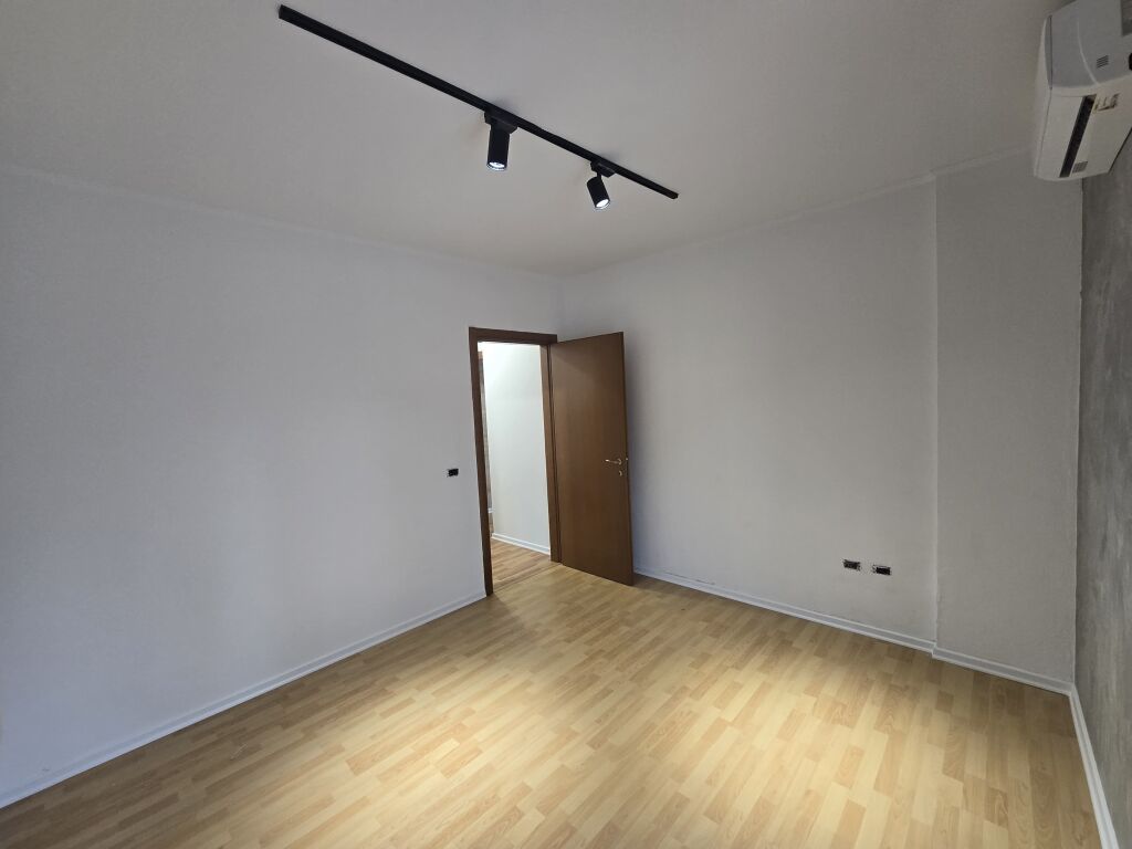Spazi Uffici in Affitto nel Centro, presso 9-Katesht