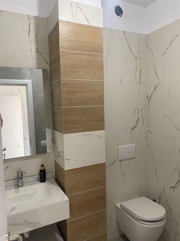 Jepet me qira apartamet 2+1 në Farkë