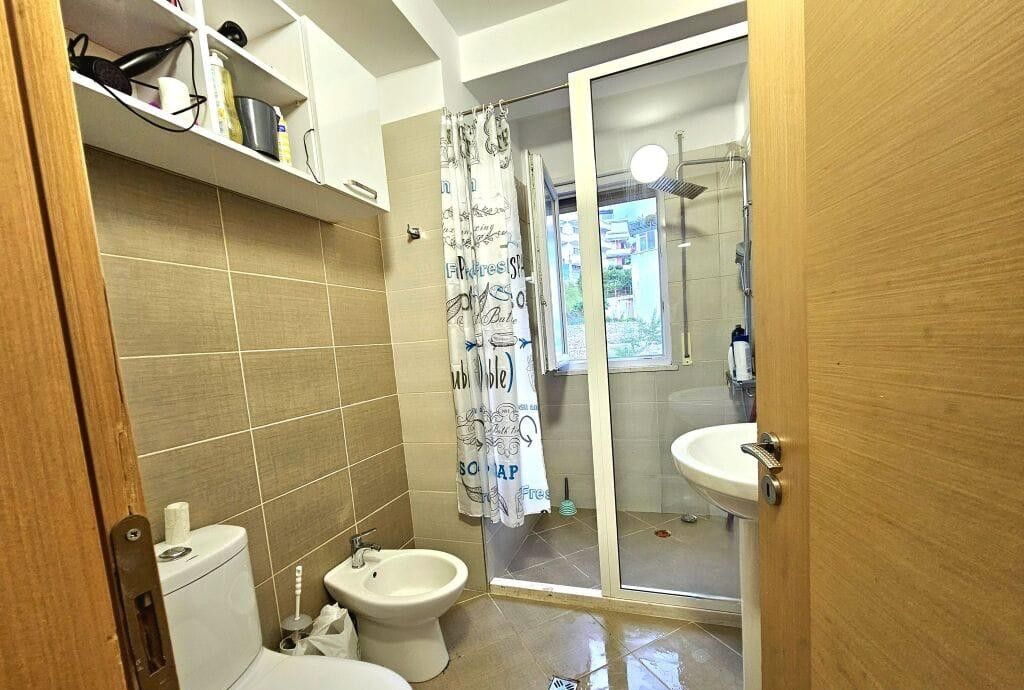 🏢Kopshti Botanik jepet me qera apartament 2+1+garazhd,i mobiluar.700Euro    