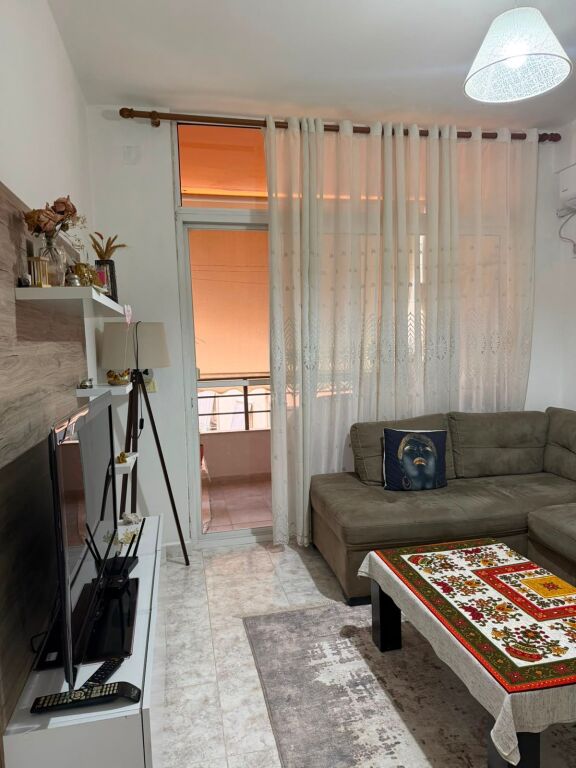 Apartament 2+1 per qera Astir !