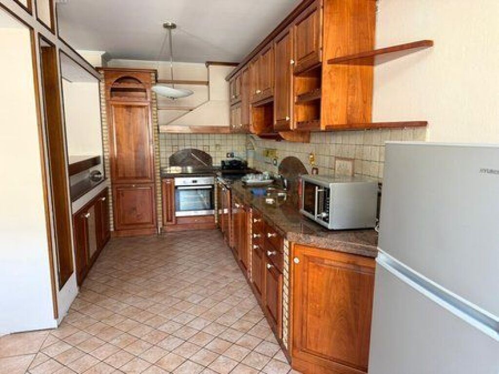 Qera, Apartament 3+1+2, Komuna e Parisit