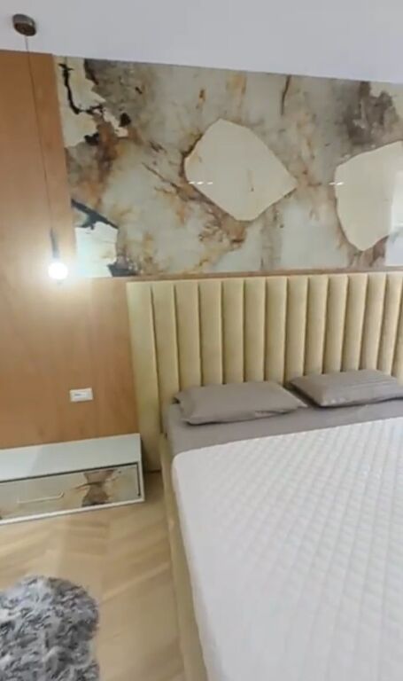 Në shitje pranë Liqenit të Farkës