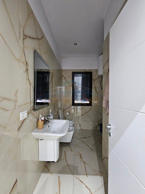 For sale, Apartment 1+1, Selite, Tirana. Return69310