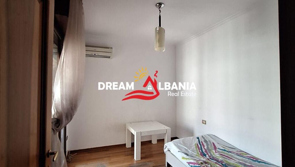 Jepet Apartament 3+1+2 me qera afer rrethrrotullimit te Komuna Parisit, Tirane (ID 4231500)