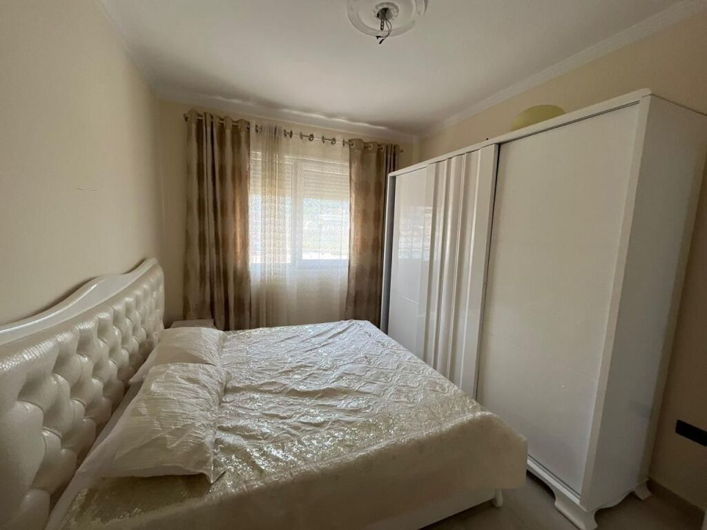 Jepet me qera 2+1 mobiluar ashensor kopshti botanik 500 eu