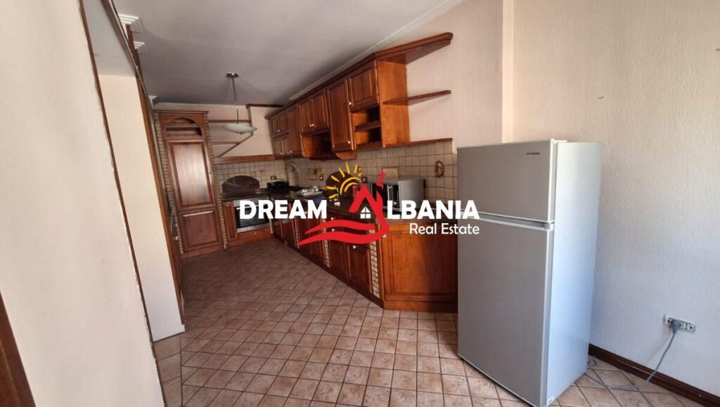 Jepet Apartament 3+1+2 me qera afer rrethrrotullimit te Komuna Parisit, Tirane (ID 4231500)