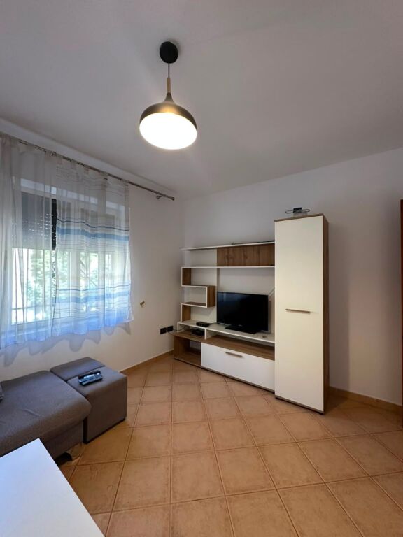 Apartament 2+1 me qira Stacioni Trenit