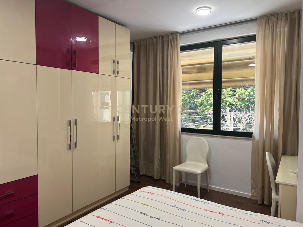Tabakëve Mosque, 1+1 Apartment for rent
