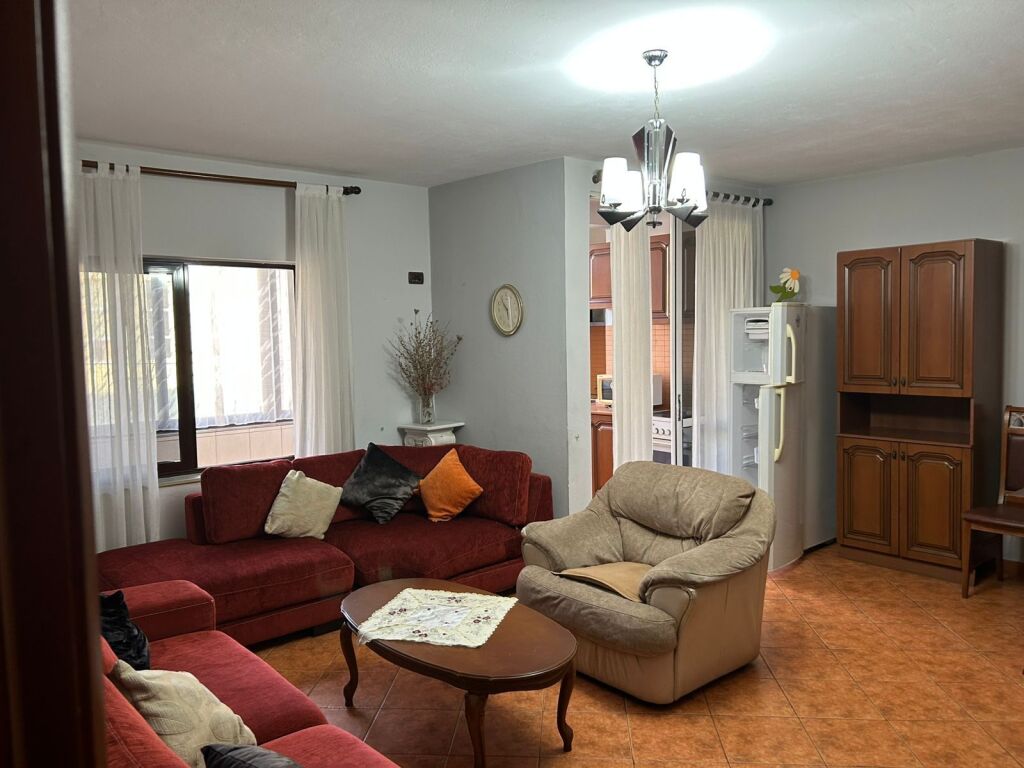 Apartament 2+1 me qera tek Bulevardi Zogu I