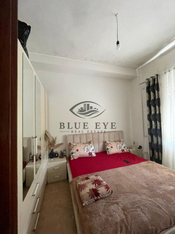 Private house building 2+1 plus two business premises for Sale together in Durrës, Old swamp