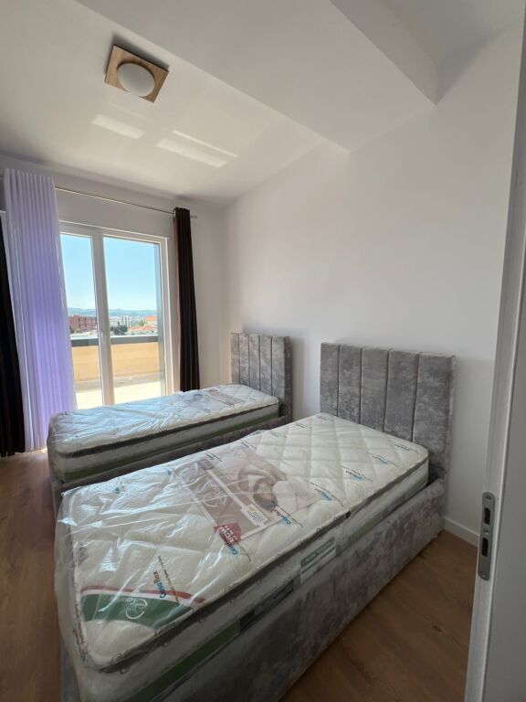 JEPET ME QIRA APARTAMENT 2+1 ME VERANDË – PASKUQAN