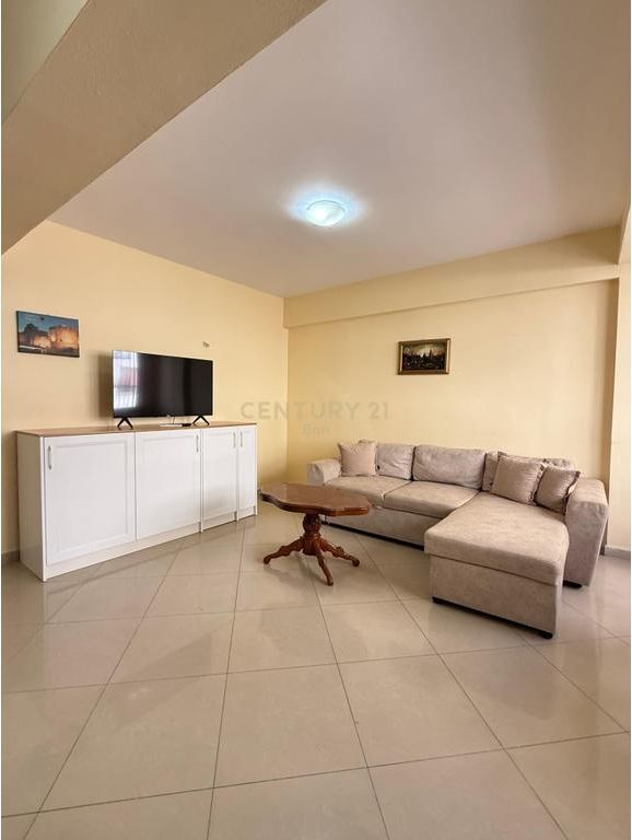 SHITET APARTAMENT 1+1 TE PALLATI SPORTIT, DURRES !