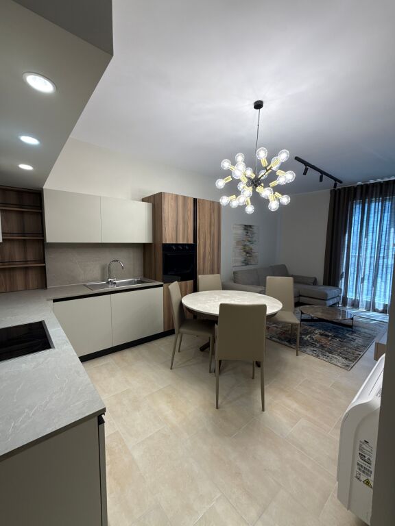 Jepet me qera apartament 3+1 – Univers City