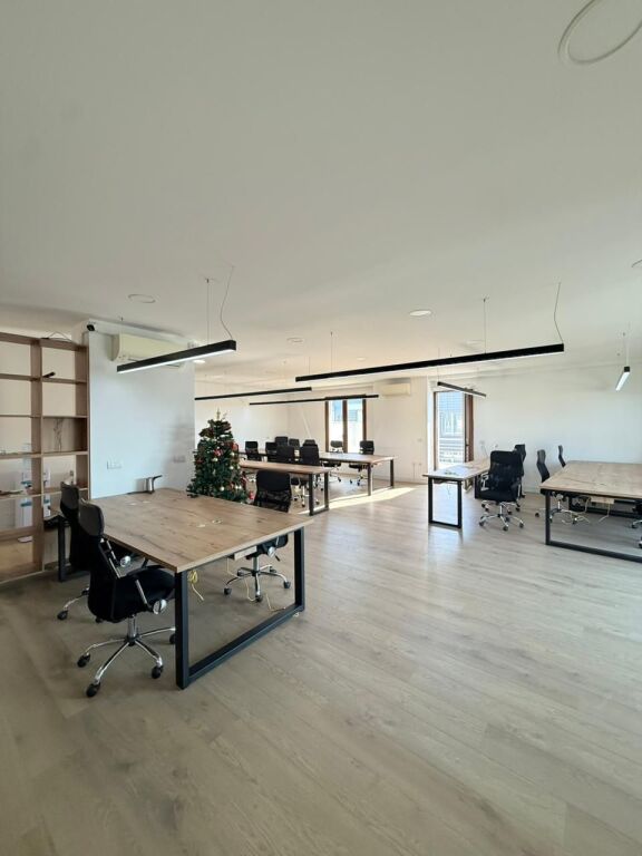 🏢 Ufficio in Affitto – Residenza Delijorgji