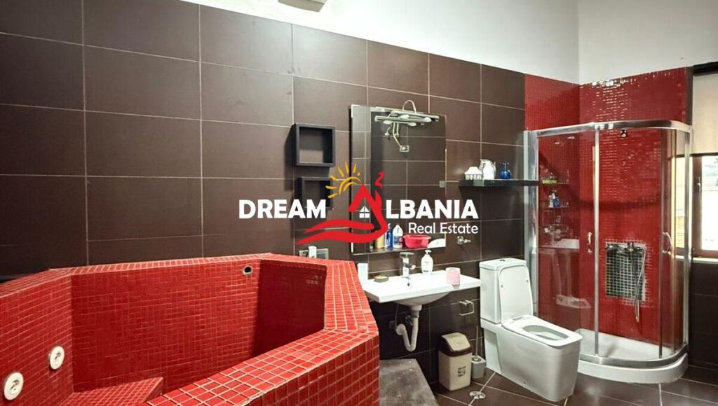 Jepet Apartament 2+1+2 me Tarrace me qera  Kryqezimi i Rruges se Dibres me Rrugen e Barrikadave  (ID 42215591)