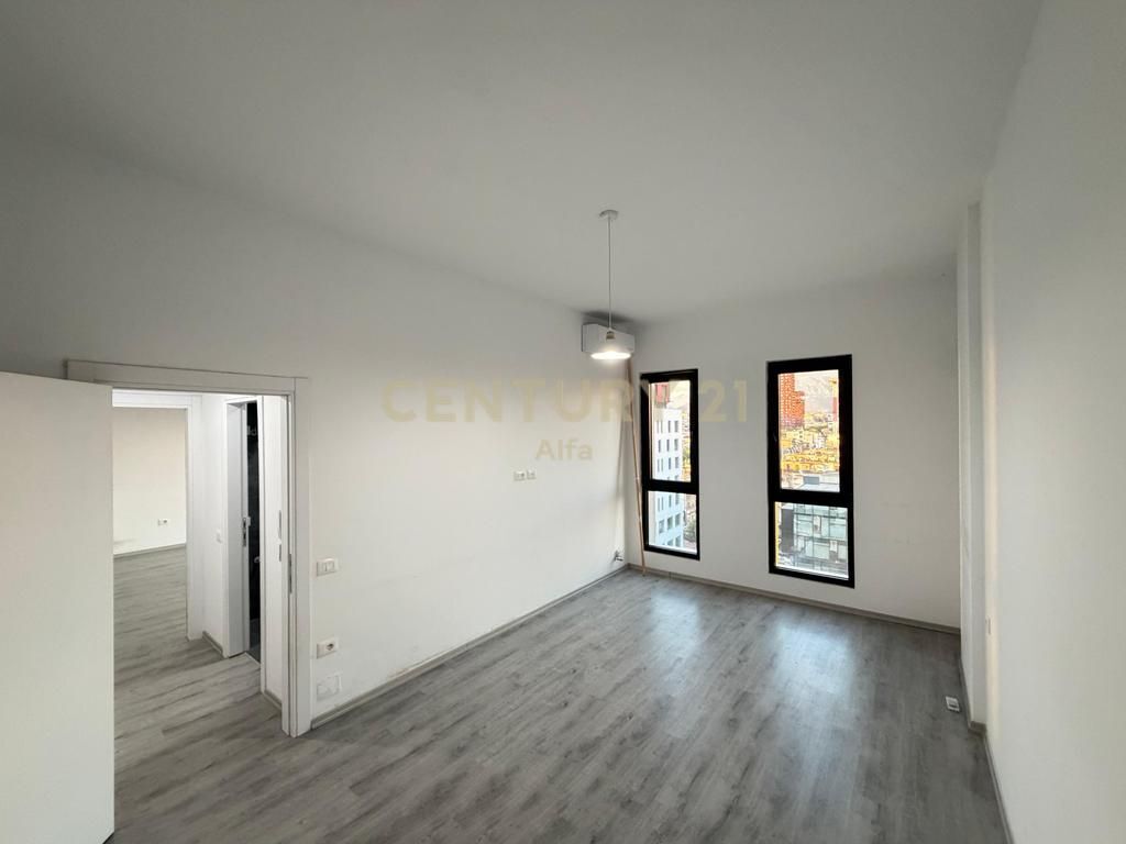 JEPET PËR QIRA AMBIENT BOSH 57m² - TEK SQUARE 21