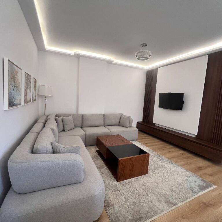 🏡 Shitet 2+1 + ballkon + garderobë në Don Bosko, Rruga Egnatia. 💶245.000 euro
