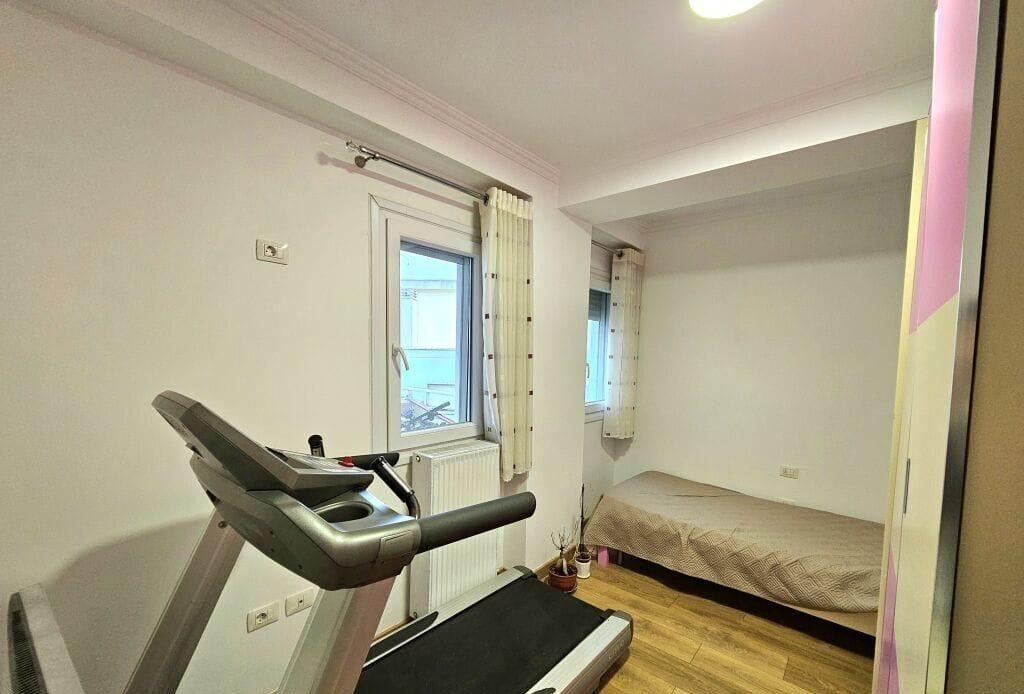 🏢Kopshti Botanik jepet me qera apartament 2+1+garazhd,i mobiluar.700Euro    