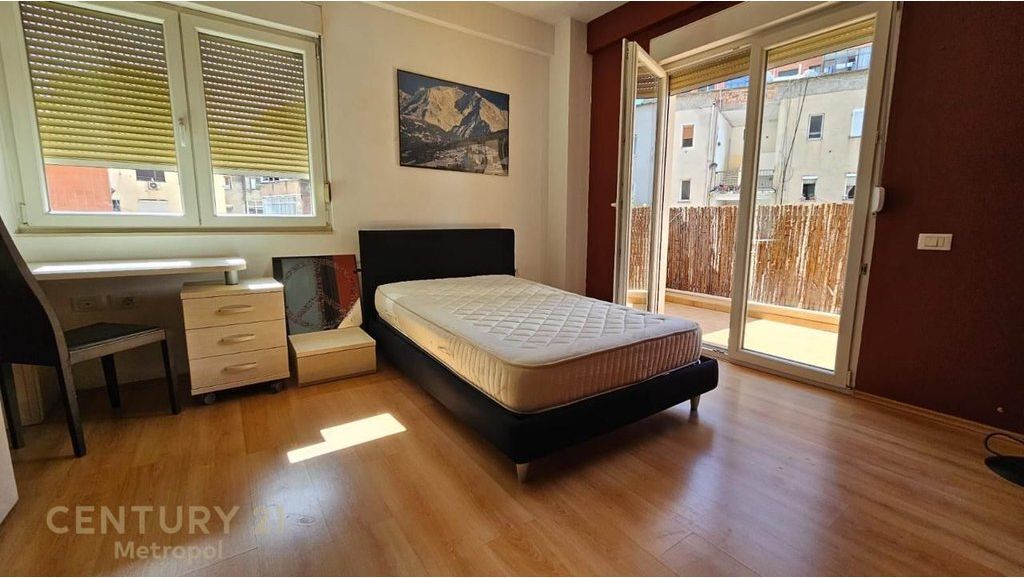 JEPET ME QIRA APARTAMENT 2+1+2, PRANË GJYKATËS SË LARTË, MYSLYM SHYRI! Metropol143109