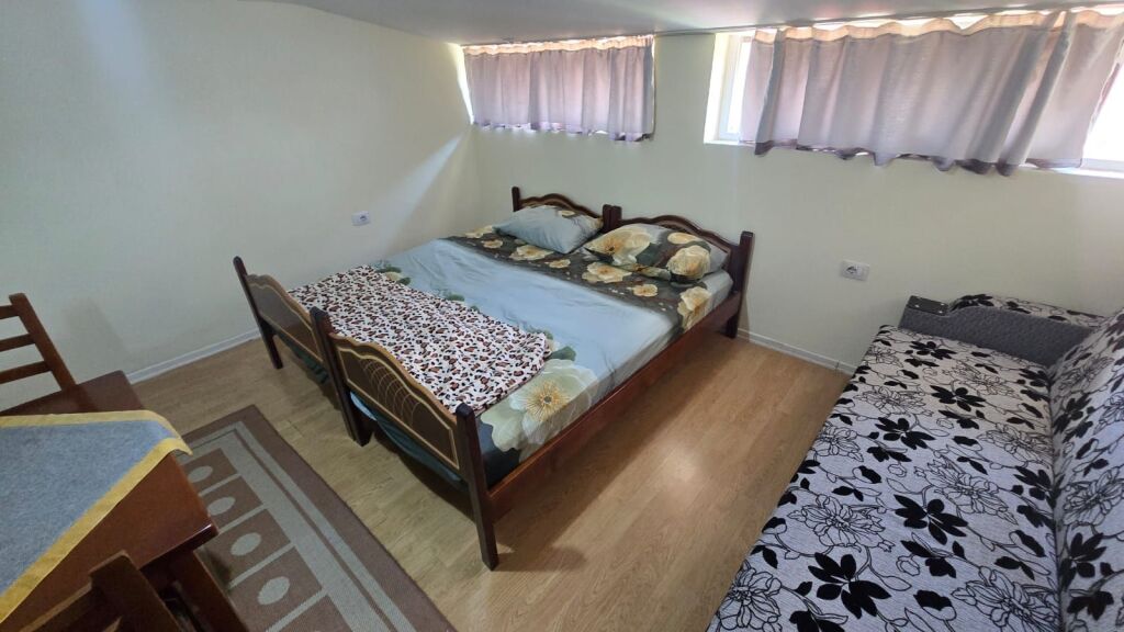 Tirane, jepet me qera garsonier Kati 5, 40 m² (Gjimnazi "Partizani")