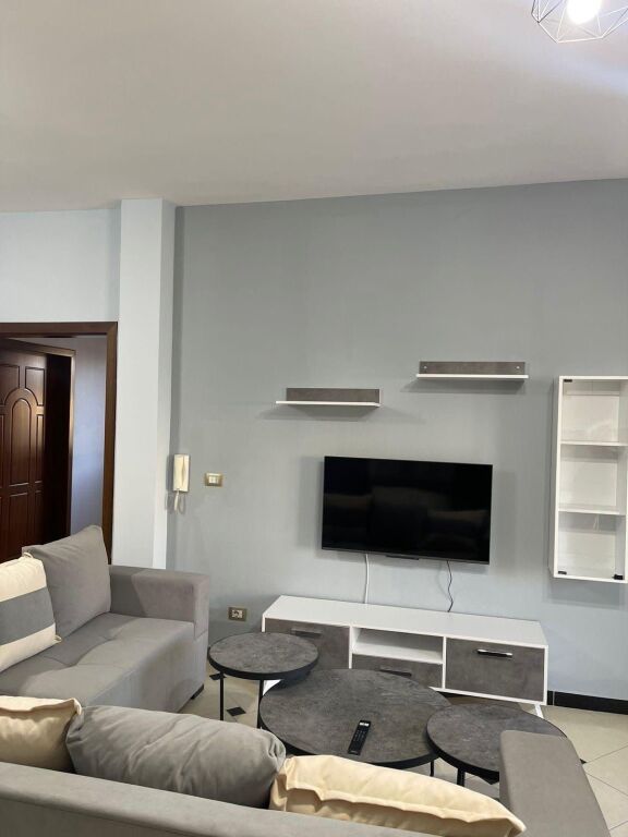 APARTAMENT 2+1 + PARKIM ME QERA NE SAUK TE VJETER