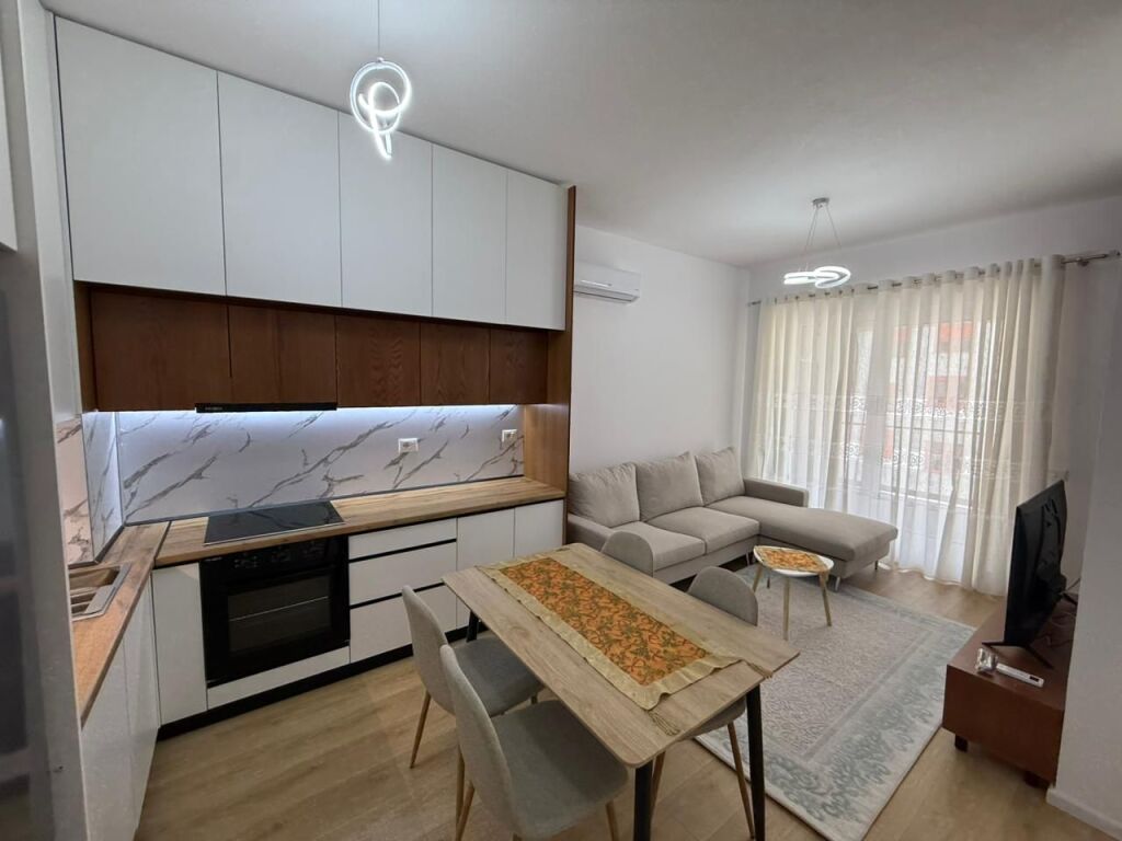 📣 AFFITTO SUPER Appartamento 1+1 📍 Complesso Kadiu, Ali Dem 🛣️ Via “Pasho Hysa” ✨ 💶 Prezzo 40.000 lek (Trattabile)