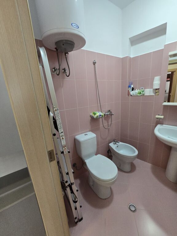 Apartment 2+1+2 and balcony for sale in Zog të Zi