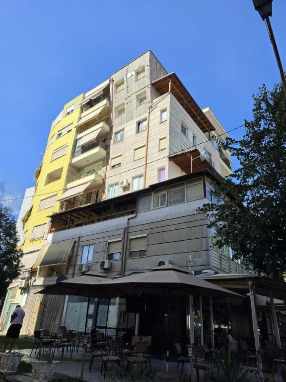 ● Me Qera: ZYRË 197 m² me 2 🚾📍DON BOSKO (Përballe Kishës Katolike) ⛪️ Kati 2, Ndarë në 7 Ambiente Pune + Depo | Çmimi: 850€ NETO/Muaj 🔥