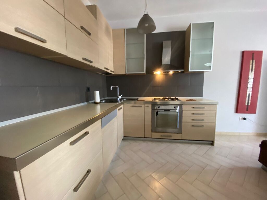 Affitto | Apartament 2 + 1 | Rruga Don Bosko | 550 €/mese