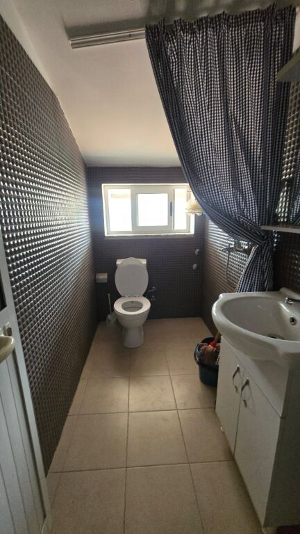 Tirane, jepet me qera garsonier Kati 5, 40 m² (Gjimnazi "Partizani")