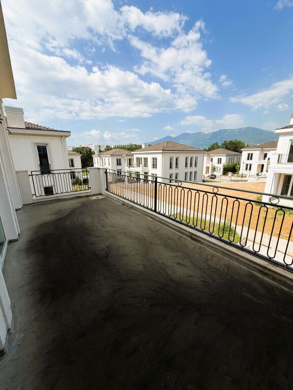 🏡Villa LUSSUOSA con piscina in vendita a Rolling Hills 2✨