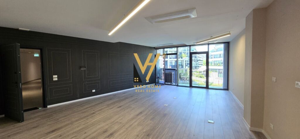 UFFICIO 102 M2 IN AFFITTO A LAKE VIEW 1.500 EURO